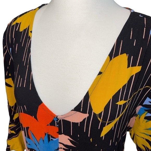 Loralette Women's Dress Size 20 Multicolor Floral Tie Back Bell Sleeves V-Neck - Picture 3 of 9